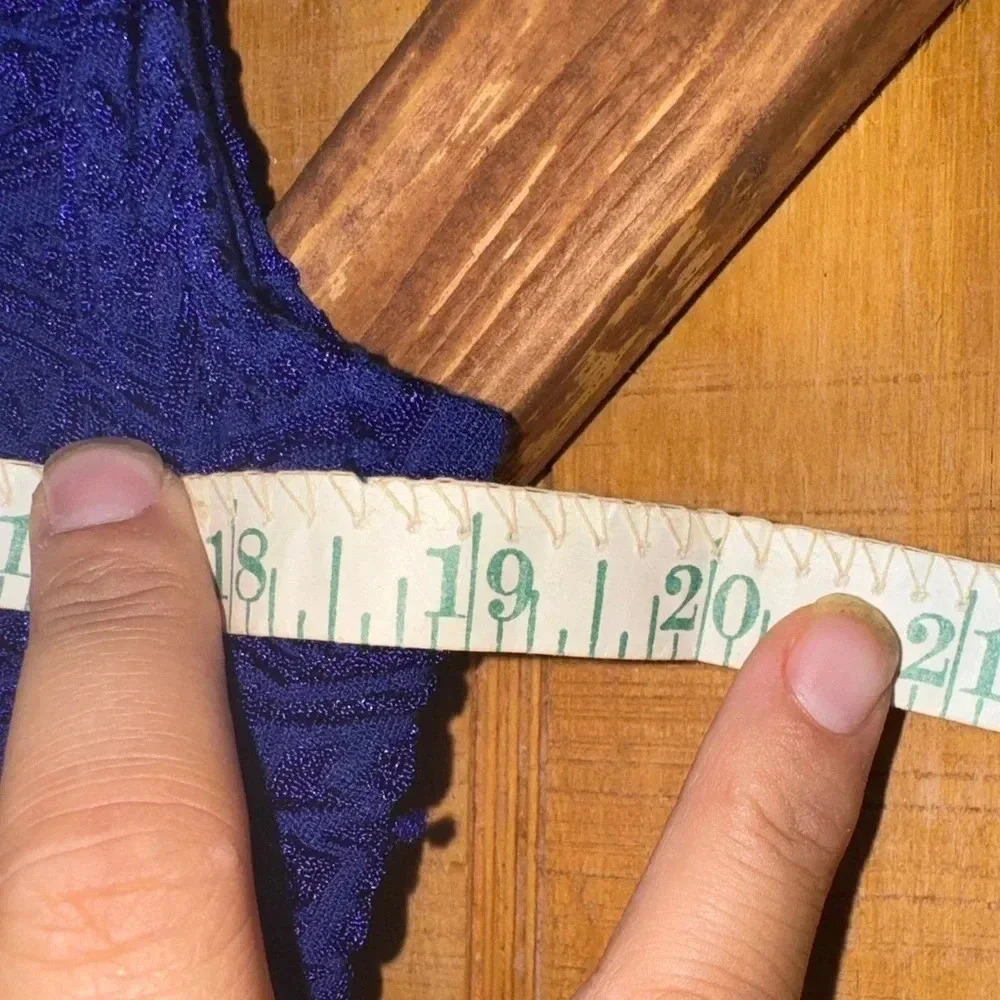 Designer Cache Royal Blue Sheath Embossed Dress size large - Picture 2 of 10